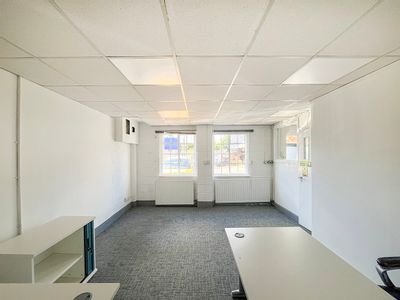 Property Image for Unit D Weyvern Place, Weyvern Park, Peasmarsh, Guildford, GU3 1LZ