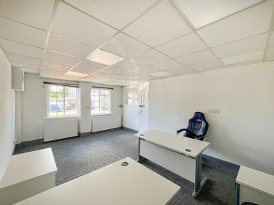 Property Image for Unit D Weyvern Place, Weyvern Park, Peasmarsh, Guildford, GU3 1LZ