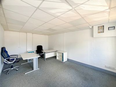Property Image for Unit D Weyvern Place, Weyvern Park, Peasmarsh, Guildford, GU3 1LZ