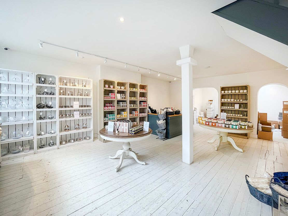 38 Downing Street, Farnham, GU9 7PH