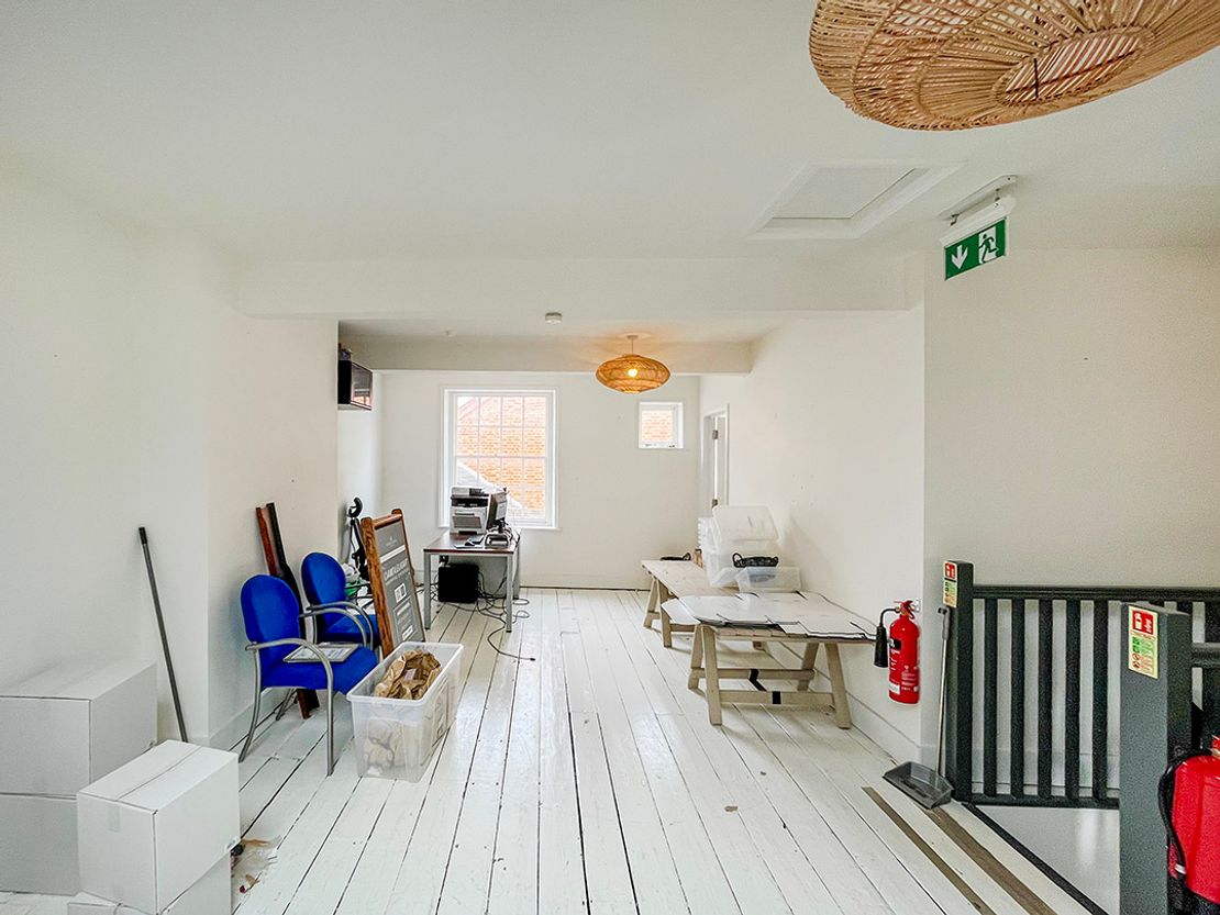 38 Downing Street, Farnham, GU9 7PH