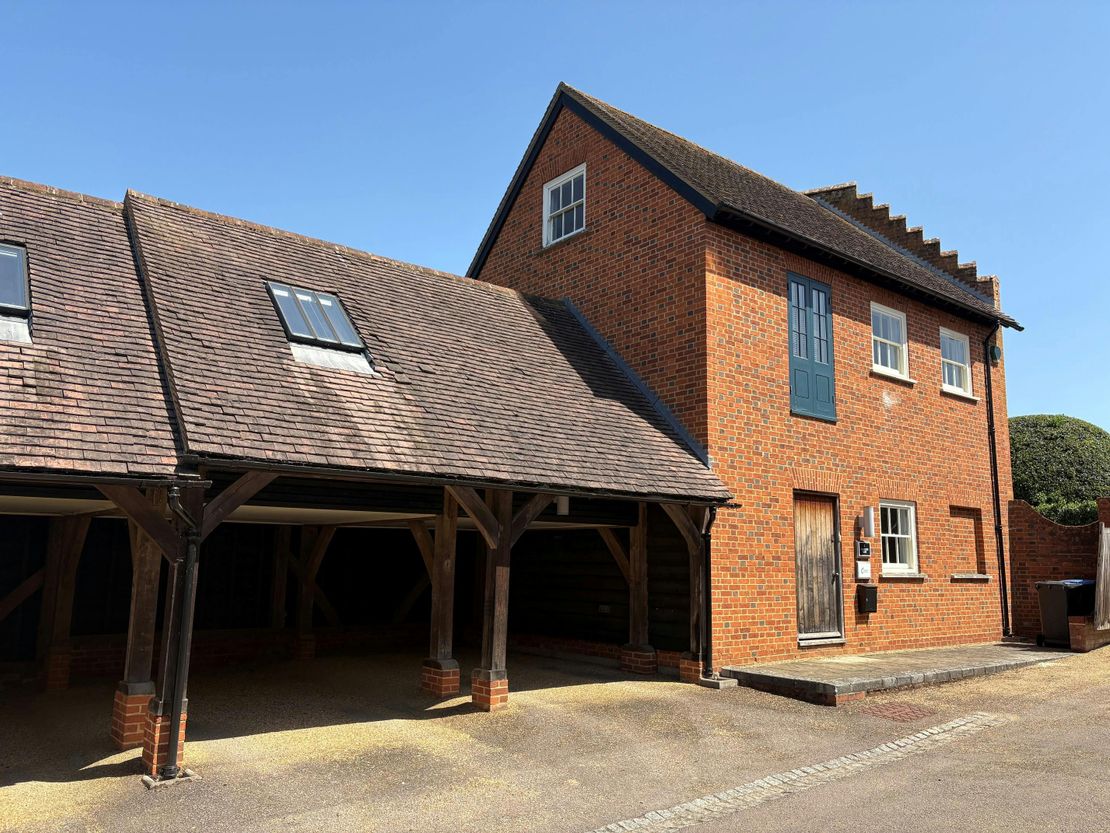 4 Carters Row, Hatfield Park, Hatfield, AL9 5NB