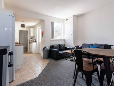 Property Image for 28 Marlborough Street, Dunkirk, Nottingham, Nottinghamshire, NG7 2LE