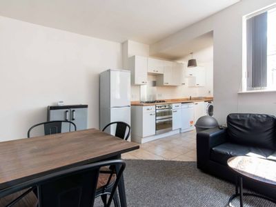 Property Image for 28 Marlborough Street, Dunkirk, Nottingham, Nottinghamshire, NG7 2LE