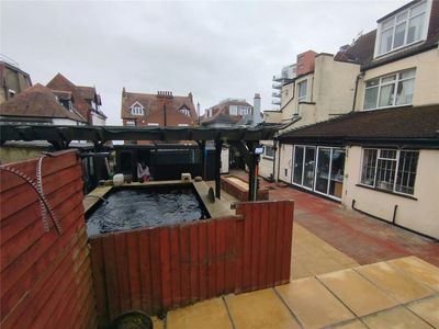 Property Image for 4, Grosvenor Road, Westcliff-on-Sea, SS0 8EN