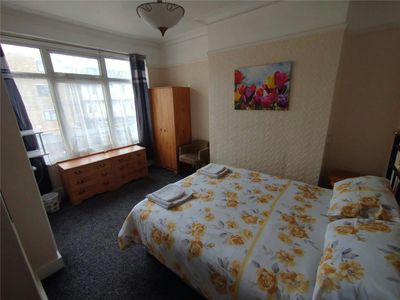 Property Image for 4, Grosvenor Road, Westcliff-on-Sea, SS0 8EN