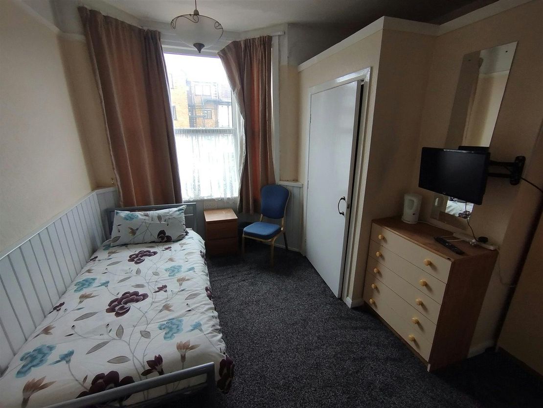 4, Grosvenor Road, Westcliff-on-Sea, SS0 8EN