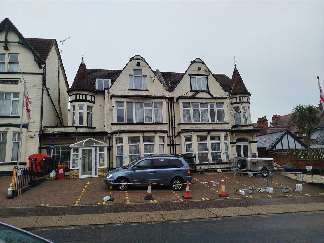 4, Grosvenor Road, Westcliff-on-Sea, SS0 8EN