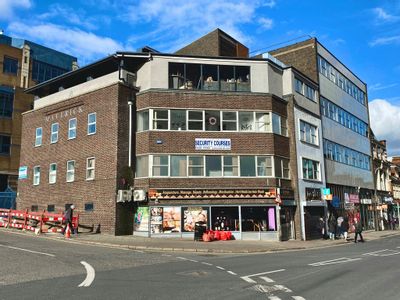 Property Image for Regional House, 28-34 Chapel Street, Luton, LU1 2SE