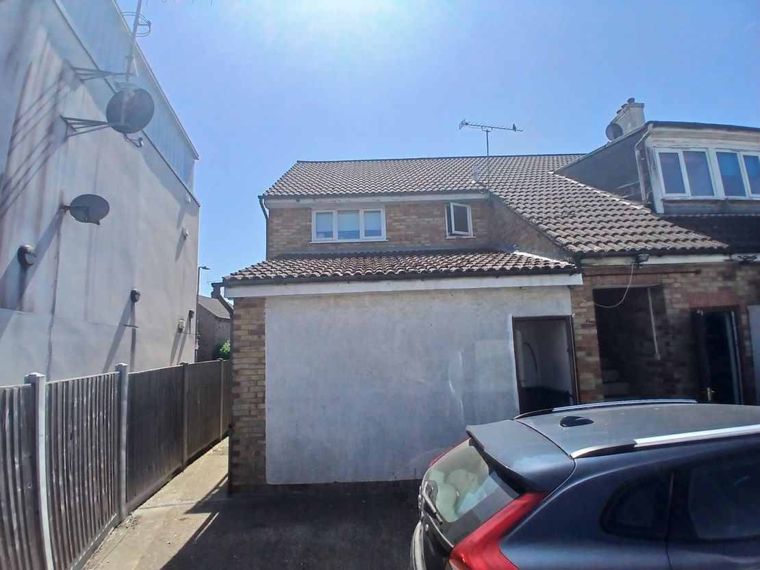 58 Station Rd, West Horndon, Brentwood CM13 3TW, UK