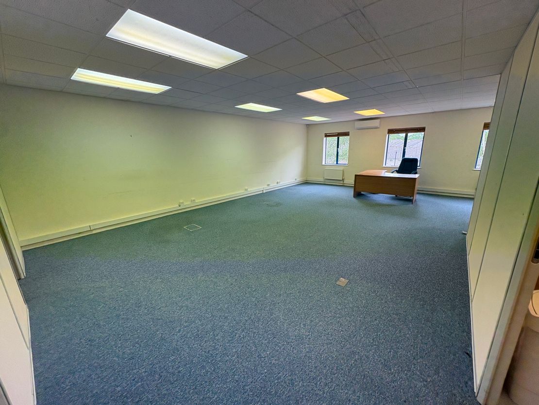 10 West Links, Tollgate, Chandler's Ford, Eastleigh, Hampshire, SO53 3TG