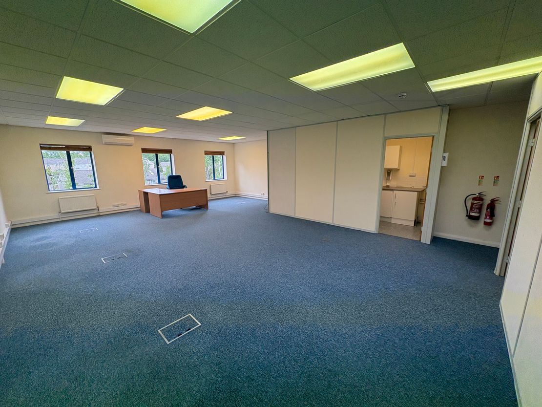 10 West Links, Tollgate, Chandler's Ford, Eastleigh, Hampshire, SO53 3TG