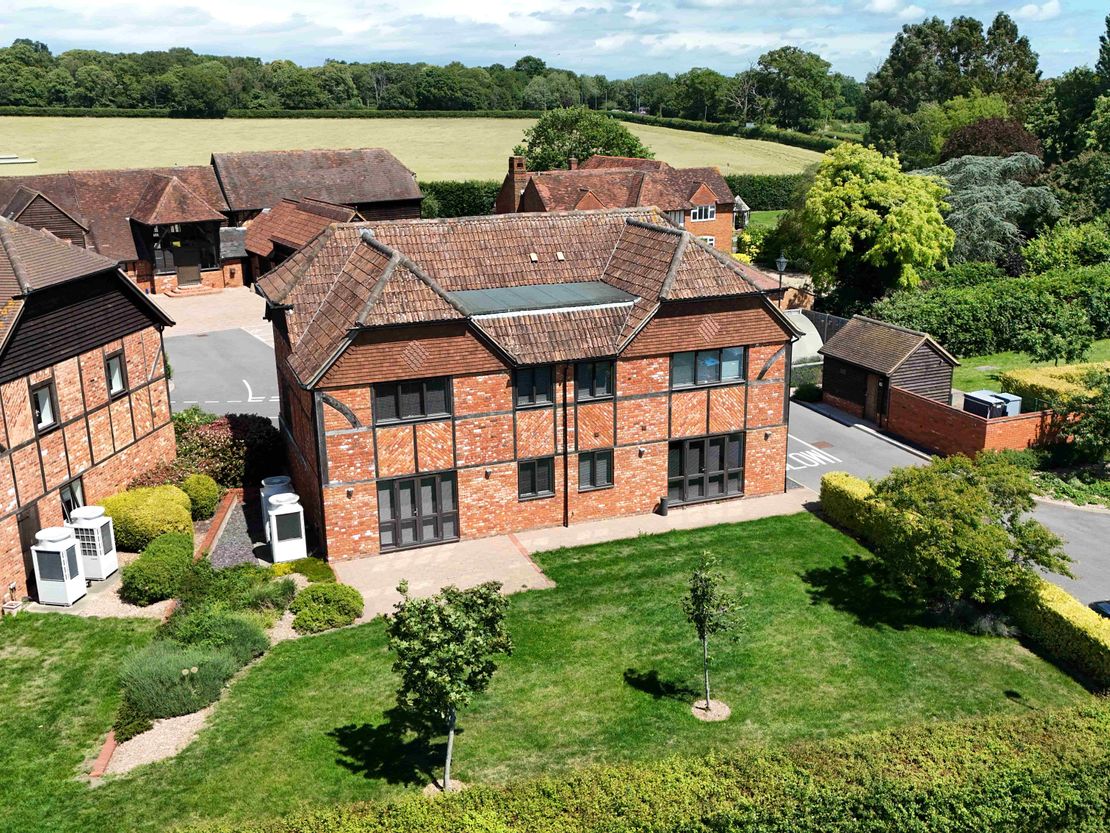 Sussex Barn Ashridgewood Pl, Warren House Rd, Wokingham RG40 5BS
