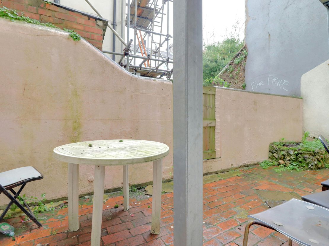 74 Lewes Road, Brighton, BN2 3HZ
