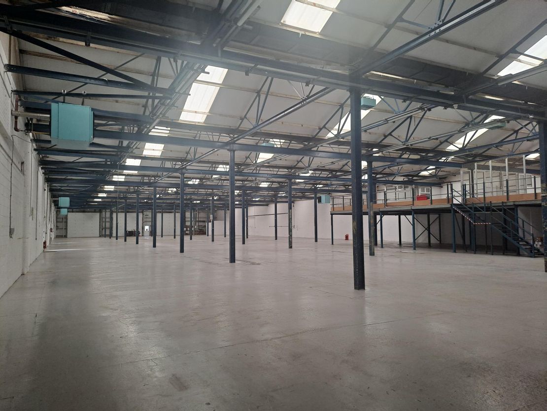 21 Sundon Industrial Estate, Dencora Way, Luton, Bedfordshire, LU3 3HP