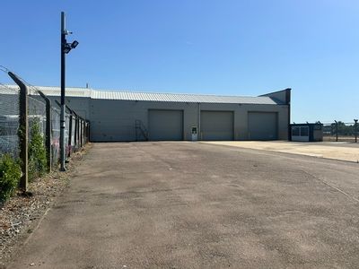 Property Image for 21 Sundon Industrial Estate, Dencora Way, Luton, Bedfordshire, LU3 3HP
