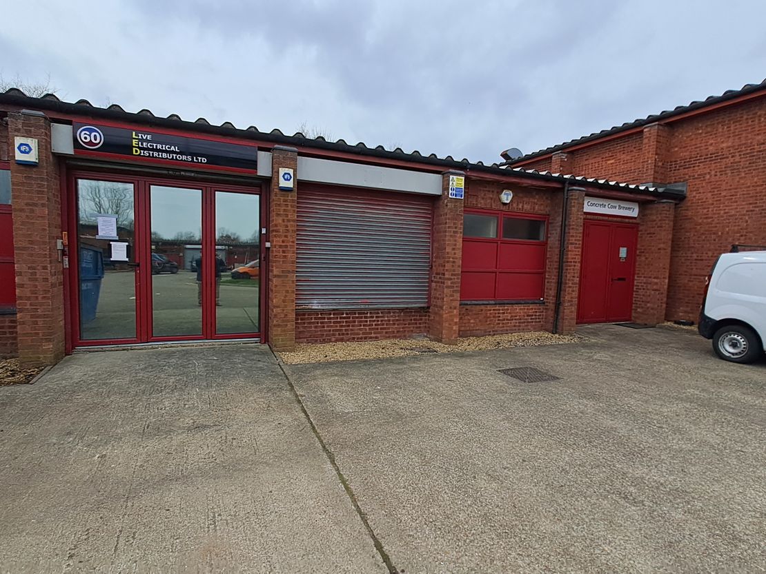 60 Abbey Court, Bradwell Abbey, Milton Keynes, Buckinghamshire, MK13 9HB