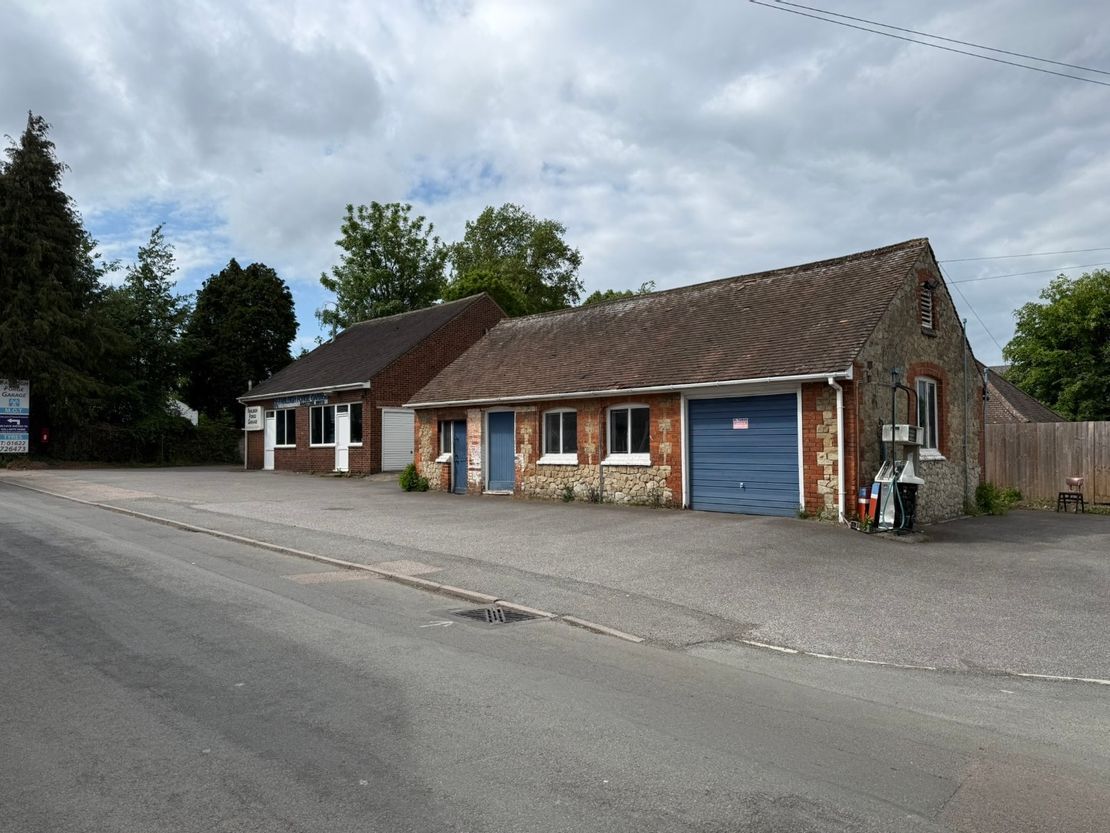 Farleigh Forge Garage, Lower Road, East Farleigh, Maidstone, Kent, ME15 0JS