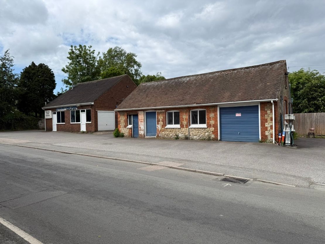 Farleigh Forge Garage, Lower Road, East Farleigh, Maidstone, Kent, ME15 0JS