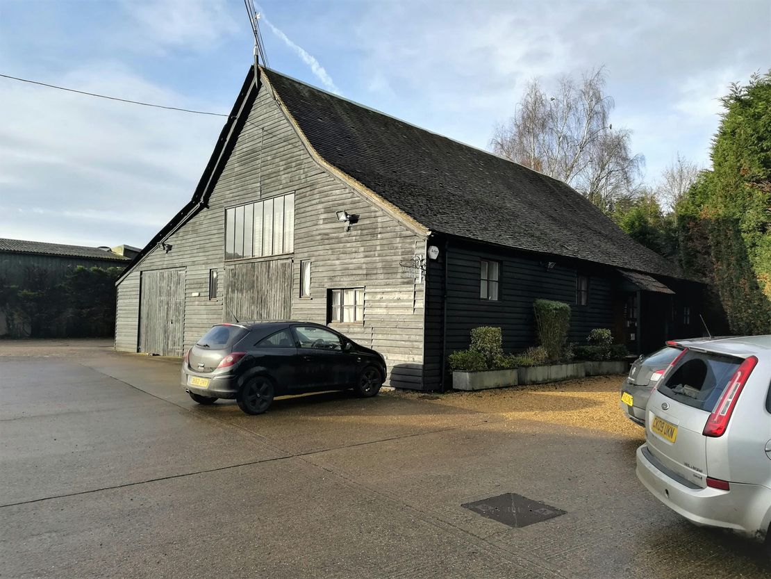 First Floor, The Old Barn, Kings Lane, Maidenhead, SL6 9AY