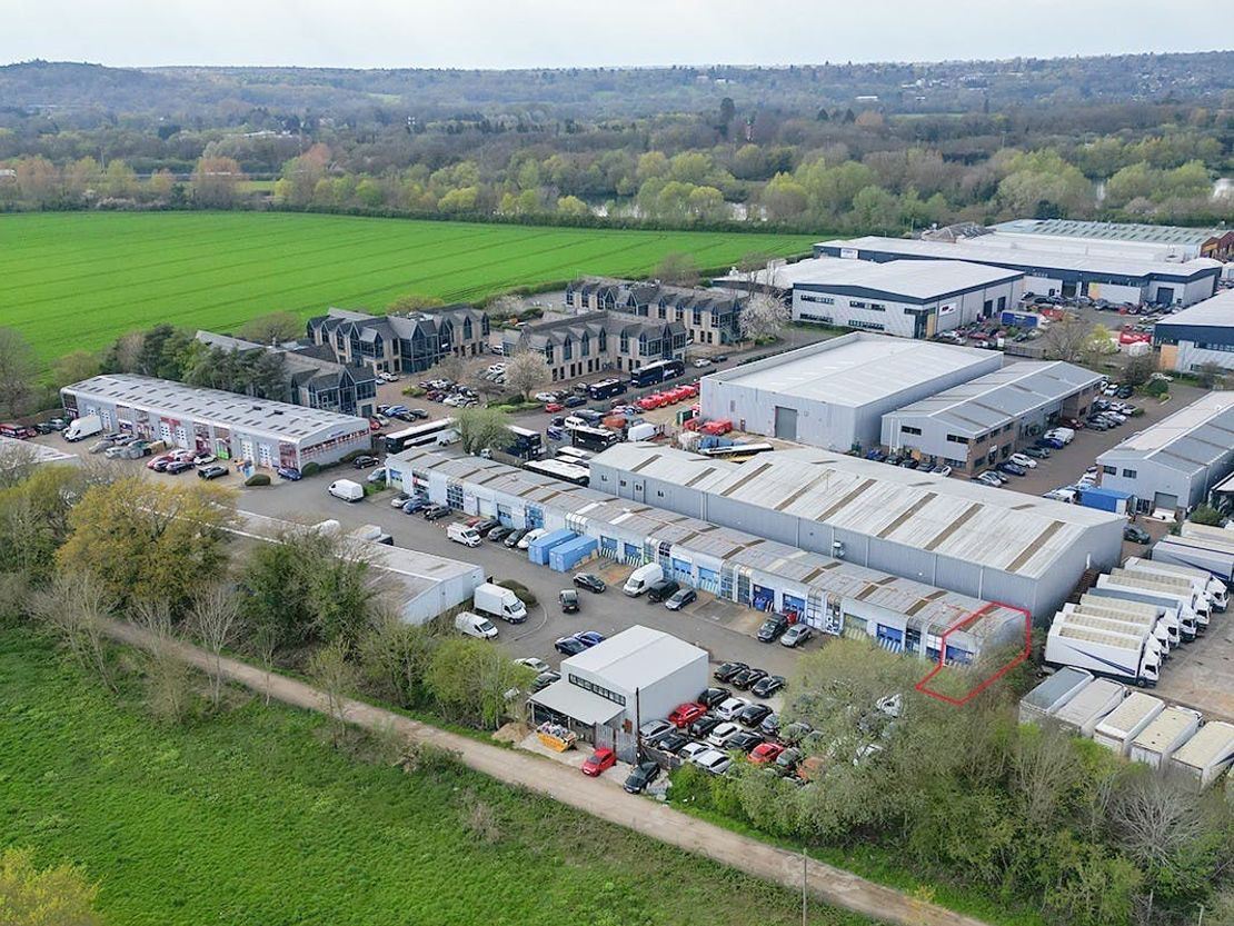 Unit 19, Eversley Way, Egham, TW20 8RG