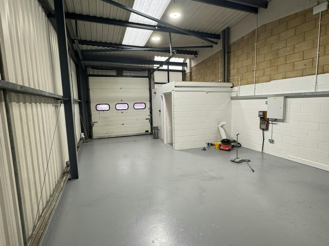 Unit 19, Eversley Way, Egham, TW20 8RG