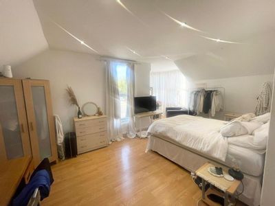 Property Image for 115 Lenton Boulevard and 259 Derby Road, Nottingham, Nottingham, Nottinghamshire, NG7 2DP