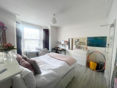 Property Image for 115 Lenton Boulevard and 259 Derby Road, Nottingham, Nottingham, Nottinghamshire, NG7 2DP