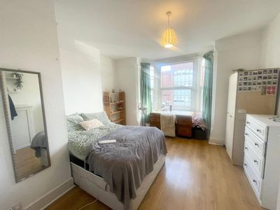Property Image for 115 Lenton Boulevard and 259 Derby Road, Nottingham, Nottingham, Nottinghamshire, NG7 2DP