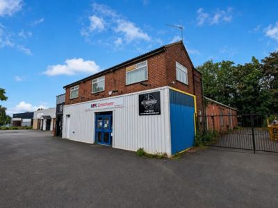 Property Image for 9 Weddington Road, Nuneaton, Nuneaton, West Midlands, CV10 0AD
