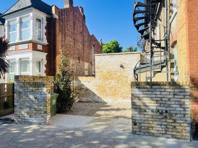 Property Image for 400 Richmond Road, Twickenham, TW1 2DY