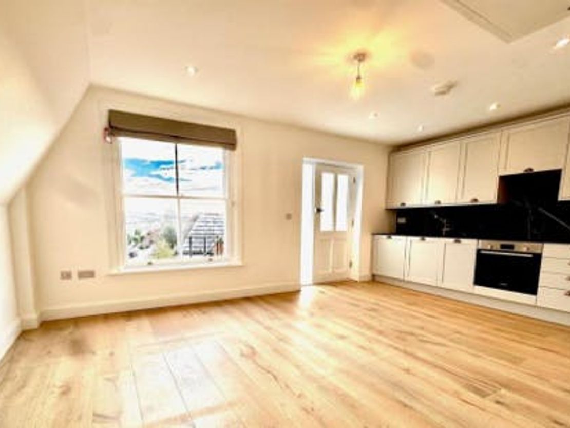 400 Richmond Road, Twickenham, TW1 2DY