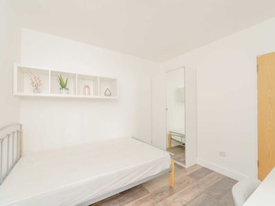 Property Image for 15-21 Woodside Street
