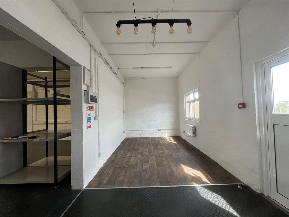 Unit 8B Oakham Enterprise Park,  Oakham LE15 7TU