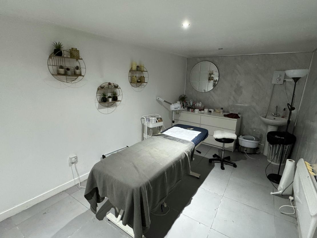 258 Albert Drive, Glasgow, G41 2NL