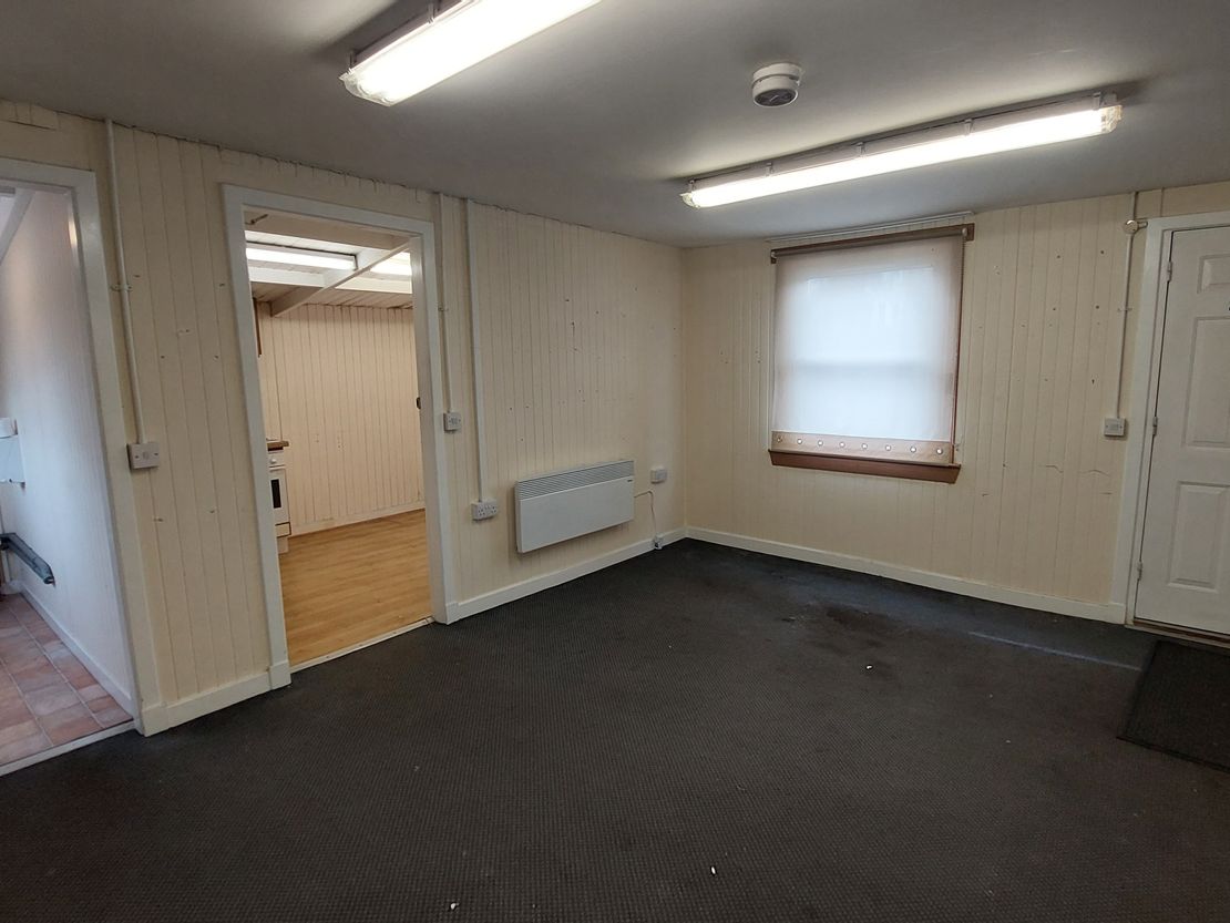 Renton Hut, Craig O`Loch Road, Forfar, DD8 1BZ