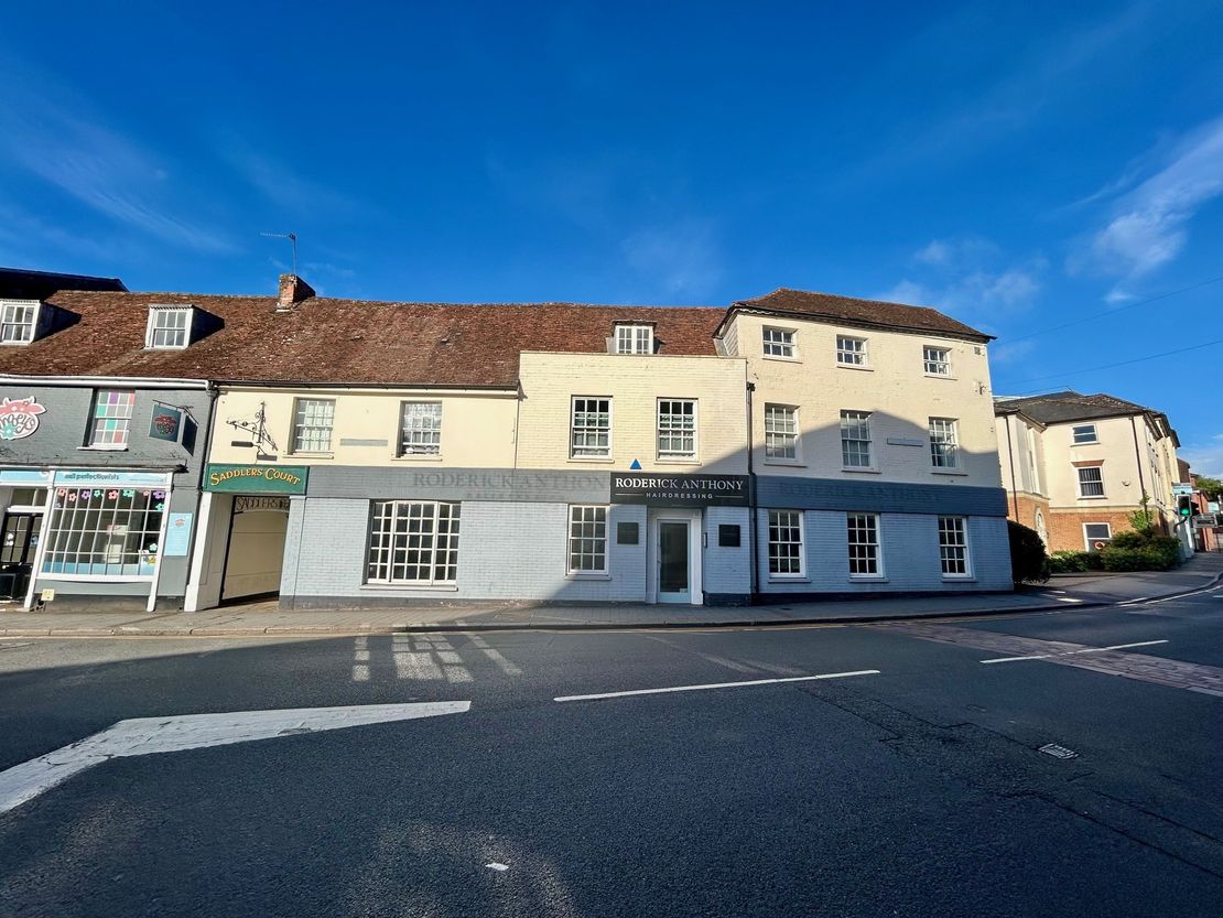 Oxford Court, Oxford Square, 21-23 The Broadway, Newbury, West Berkshire, RG14 1AS