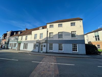 Property Image for Oxford Court, Oxford Square, 21-23 The Broadway, Newbury, West Berkshire, RG14 1AS