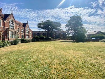 Property Image for Suites 1 & 26, Thatcham House, Turners Drive, Thatcham, Berkshire, RG19 4QD