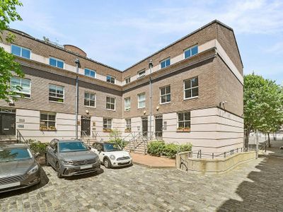 Property Image for 1 Coldbath Square, Clerkenwell, EC1R 5HL