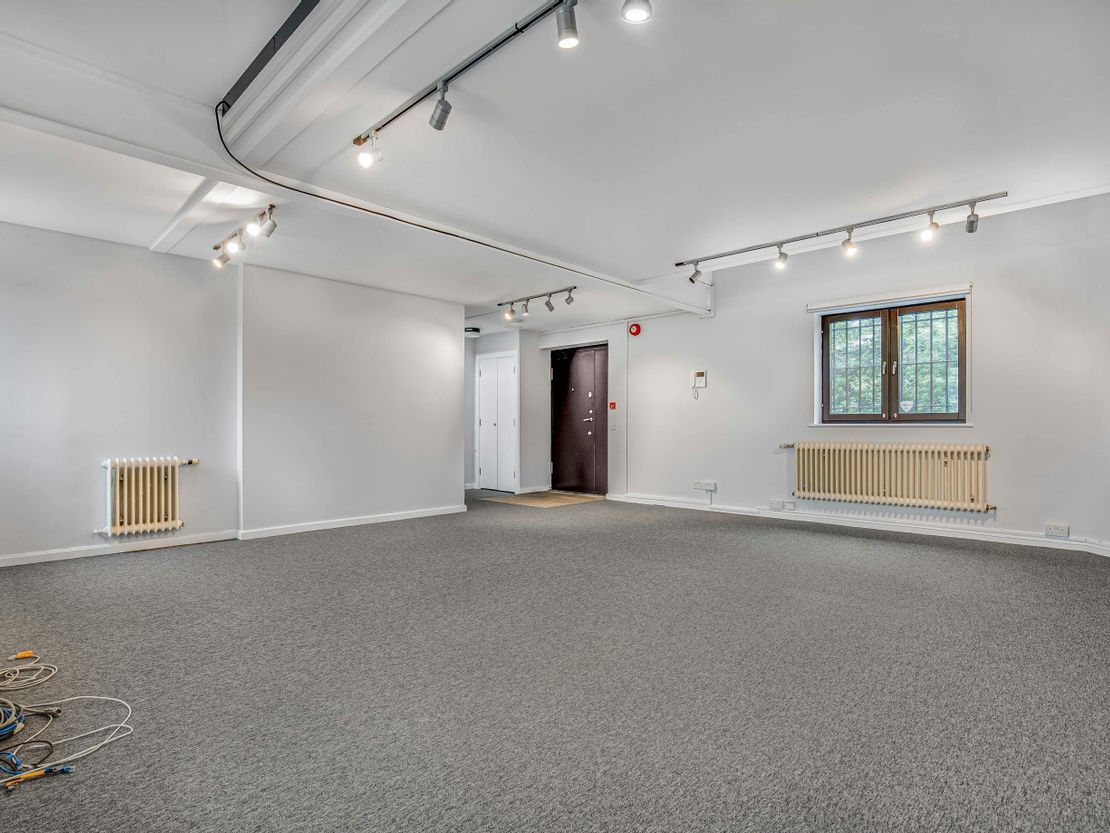 8 Iron Bridge House, Bridge Approach, Primrose Hill, NW1 8BD