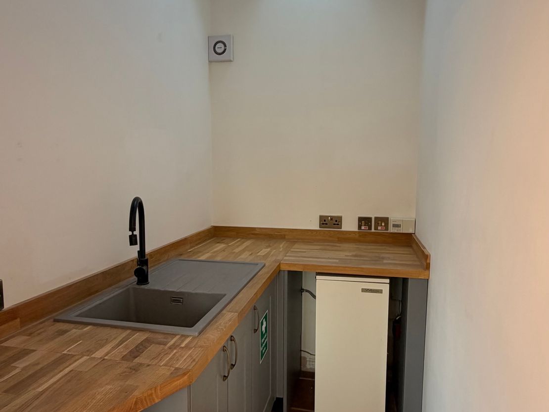 Manor Farm Offices, Northend Road, Fenny Compton, Southam, Warwickshire, CV47 2YY