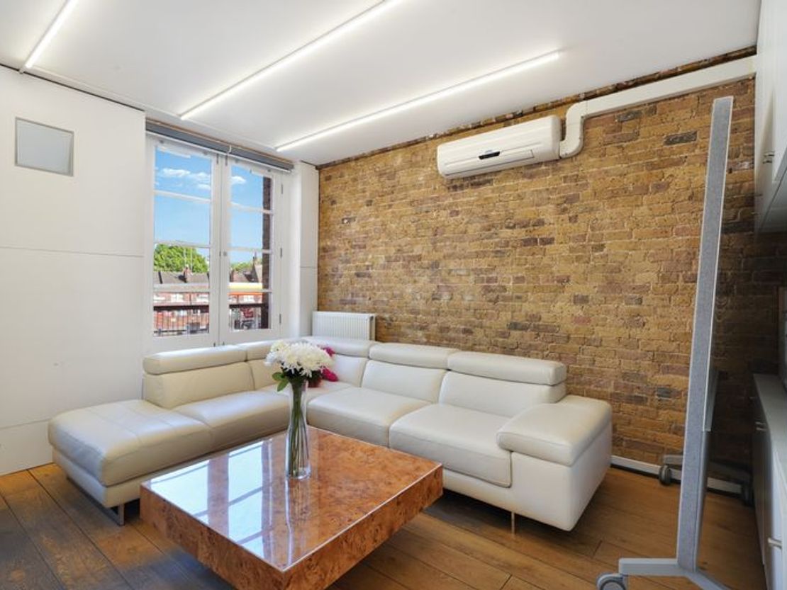 60 Southwark Bridge Rd, London SE1 1UN