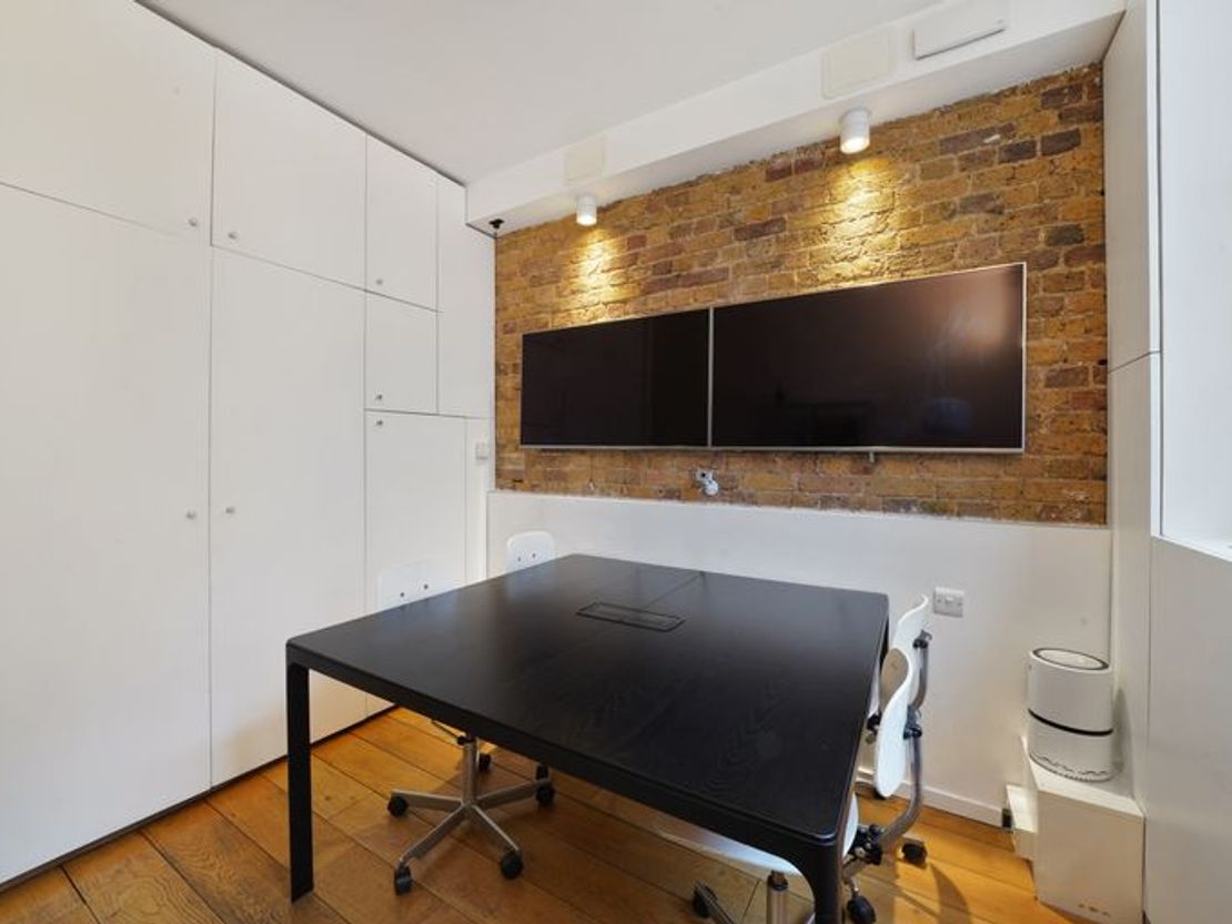 60 Southwark Bridge Rd, London SE1 1UN