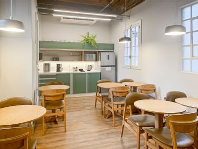 Property Image for High Street, 26-28, Warwick, Warwickshire, United Kingdom, CV34 4BE