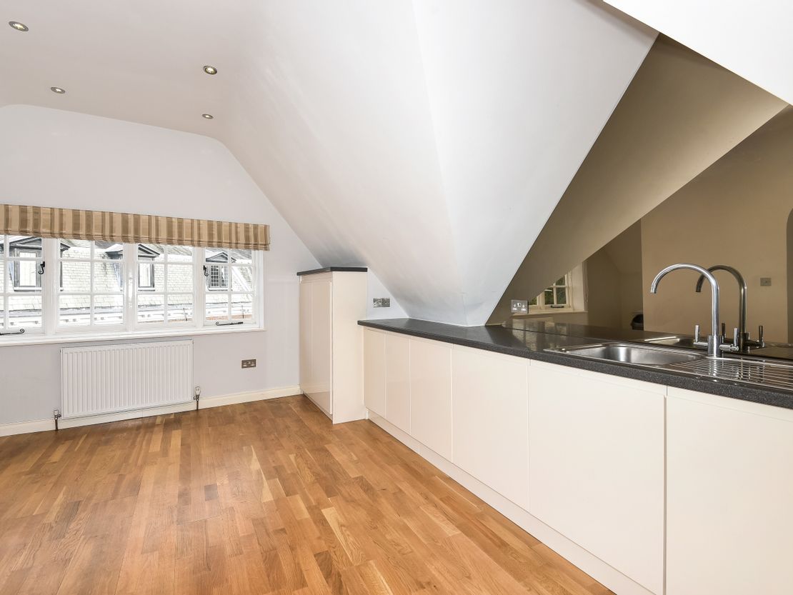 68 Packhorse Road, Gerrards Cross, Buckinghamshire, SL9 8EF