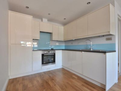 Property Image for 68 Packhorse Road, Gerrards Cross, Buckinghamshire, SL9 8EF