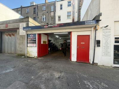 Property Image for 90 Goldstone Villas, Hove, BN3 3RU
