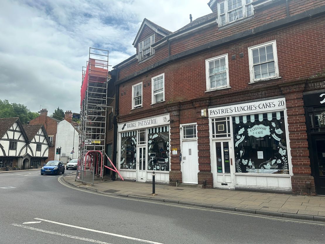 19-20 Bridge Street, Winchester, Hampshire, SO23 9BH