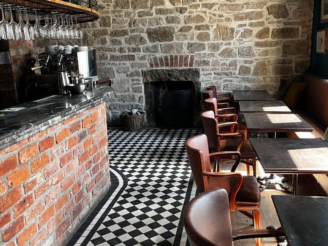 Former Peckham's Bar & Restaurant, 1 East Princes Street, Helensburgh, G84 7QF